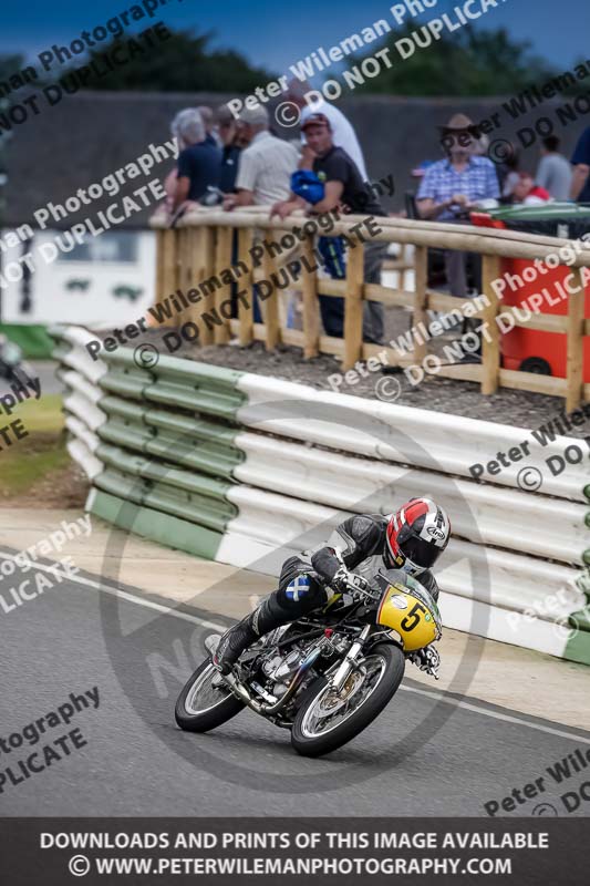 Vintage motorcycle club;eventdigitalimages;mallory park;mallory park trackday photographs;no limits trackdays;peter wileman photography;trackday digital images;trackday photos;vmcc festival 1000 bikes photographs